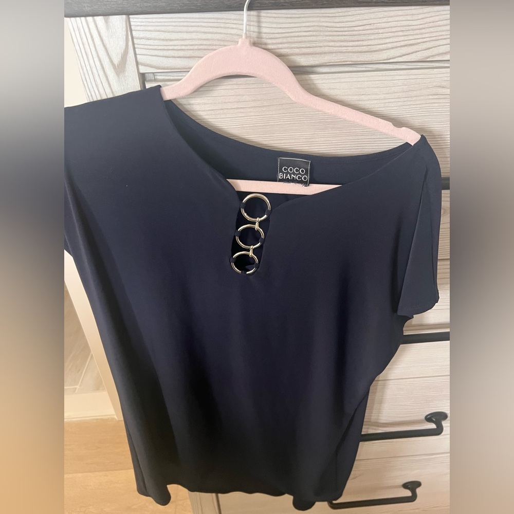 Coco Bianco Black Top with Gold Ring Accents